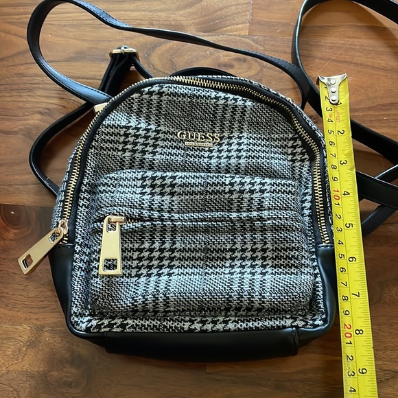 Guess convertible mini backpack crossbody - Picture 13 of 13